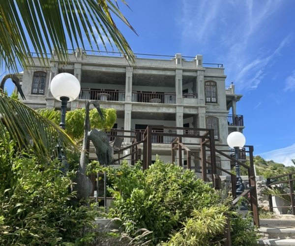 ED3C3AA5-1421-4859-BE36-EAE05982F702_1_105_c